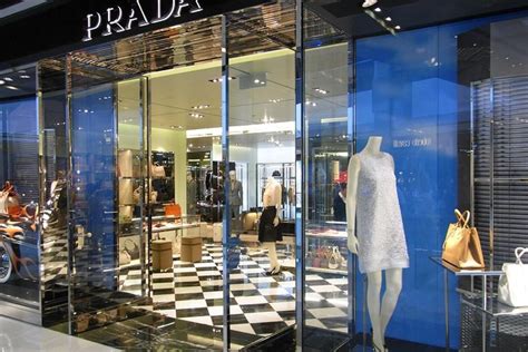 prada outlet tours